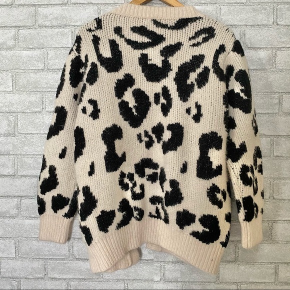 Chloah Snow Leopard Cardigan Sweater - Picture 3 of 4